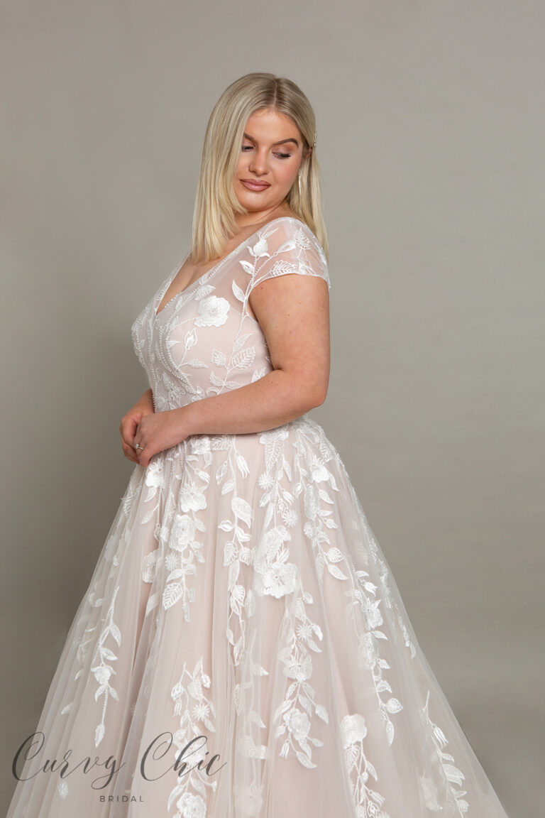 Wyatt | Plus size wedding dress | Curvy Chic Bridal